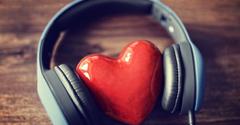 Sandi Patty's 10 Songs That Inspire Gratitude and Thanksgiving