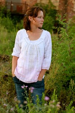 Sara Groves News
